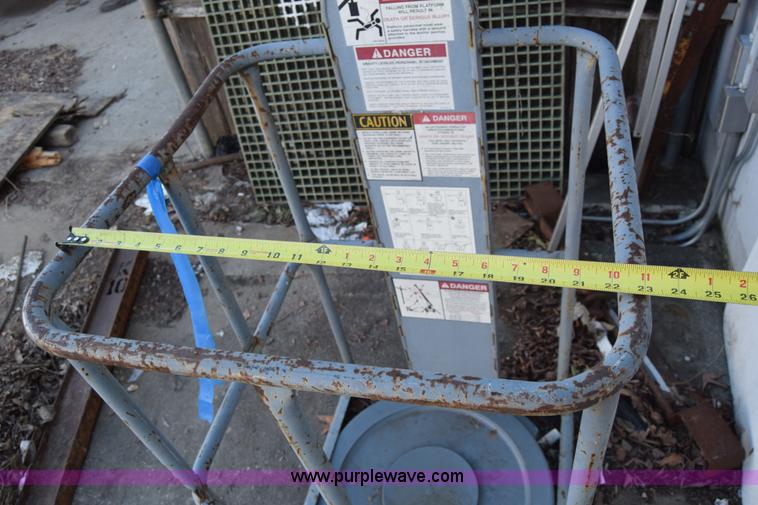 image for item BO9581 Man basket