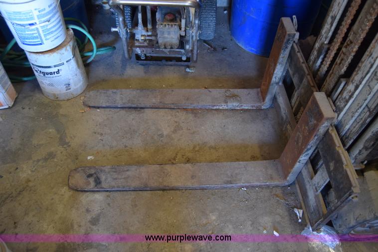 image for item BO9583 Prime Mover RC40 forklift