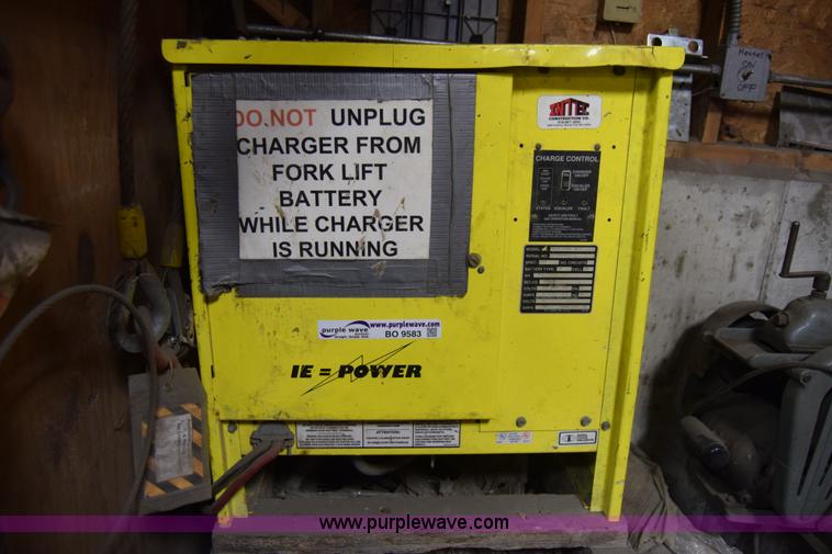 image for item BO9583 Prime Mover RC40 forklift