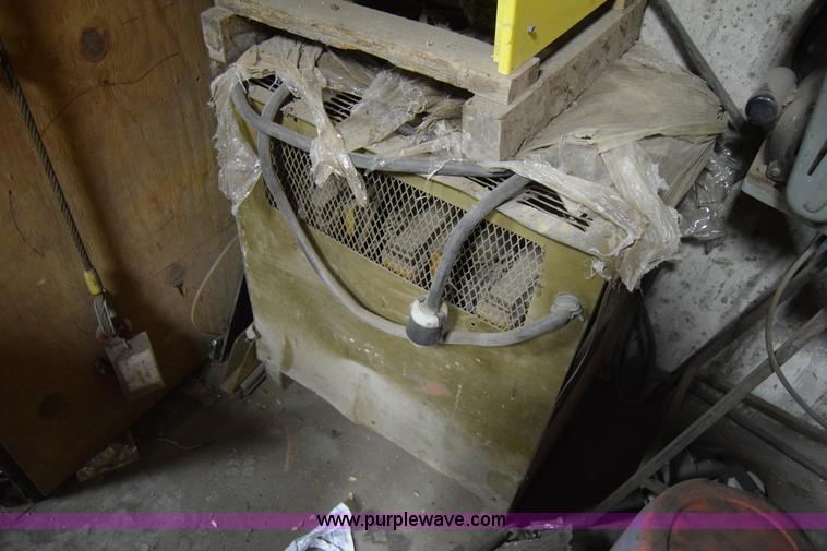 image for item BO9583 Prime Mover RC40 forklift