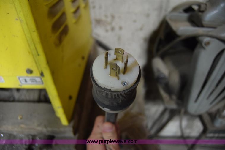 image for item BO9583 Prime Mover RC40 forklift