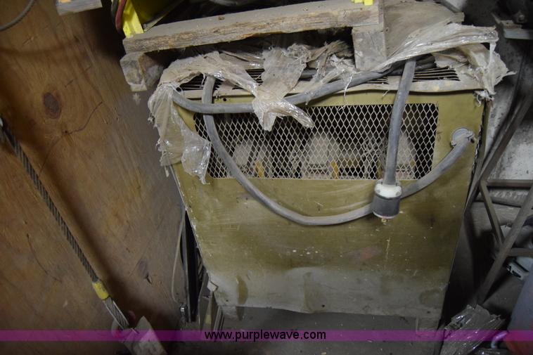 image for item BO9583 Prime Mover RC40 forklift