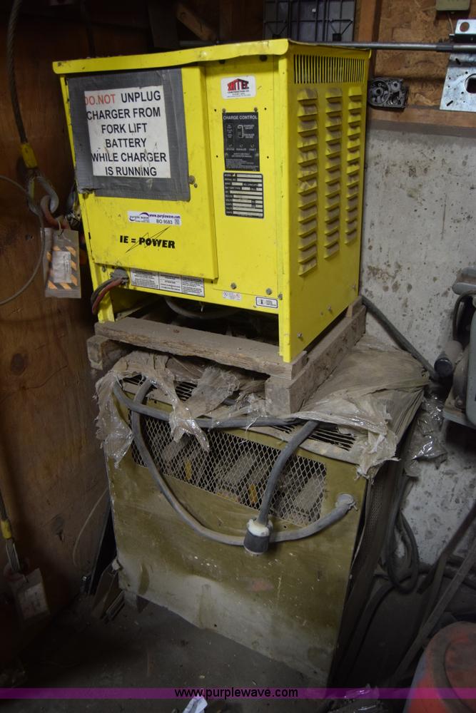 image for item BO9583 Prime Mover RC40 forklift