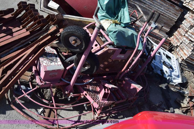 image for item BO9586 (2) Allen Razorback power trowels