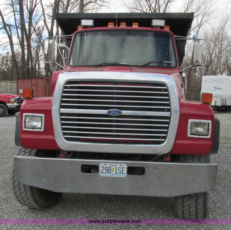 image for item BS9903 1995 Ford LT9000 dump truck
