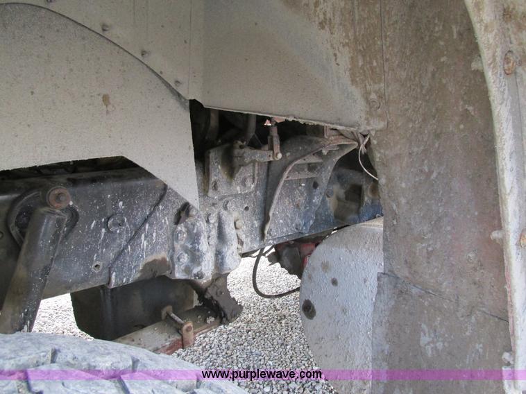 image for item BS9903 1995 Ford LT9000 dump truck