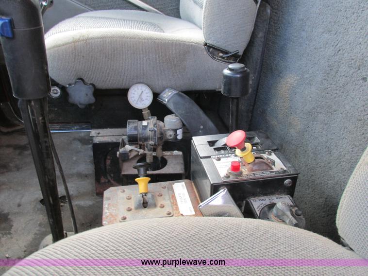 image for item BS9903 1995 Ford LT9000 dump truck