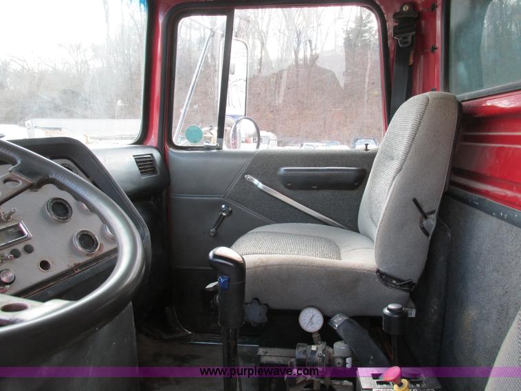 image for item BS9903 1995 Ford LT9000 dump truck