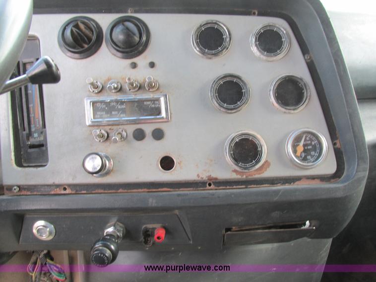 image for item BS9903 1995 Ford LT9000 dump truck