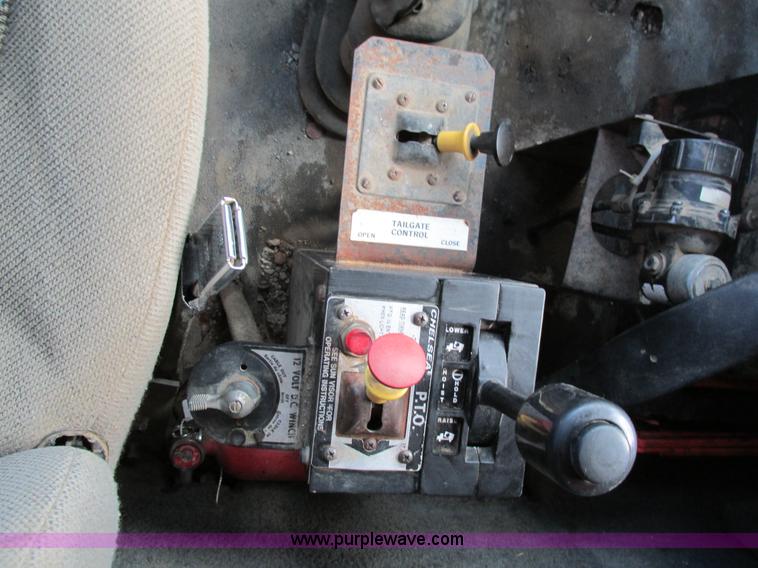 image for item BS9903 1995 Ford LT9000 dump truck