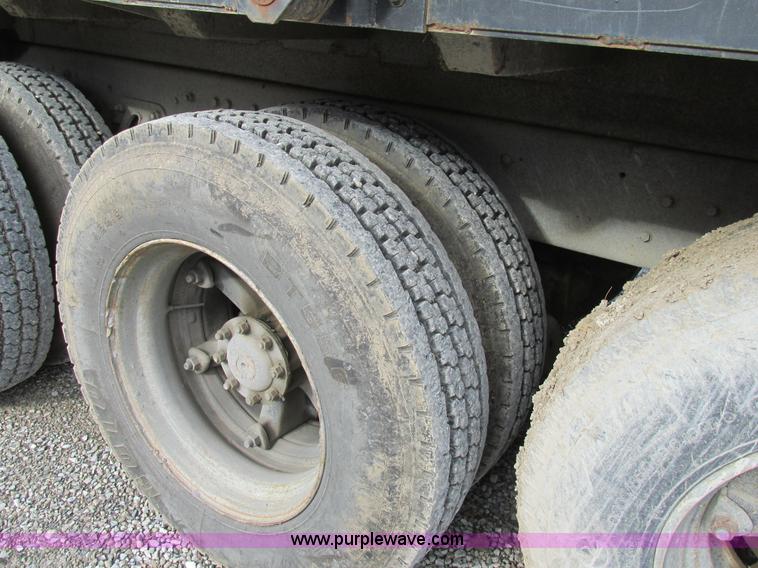 image for item BS9903 1995 Ford LT9000 dump truck