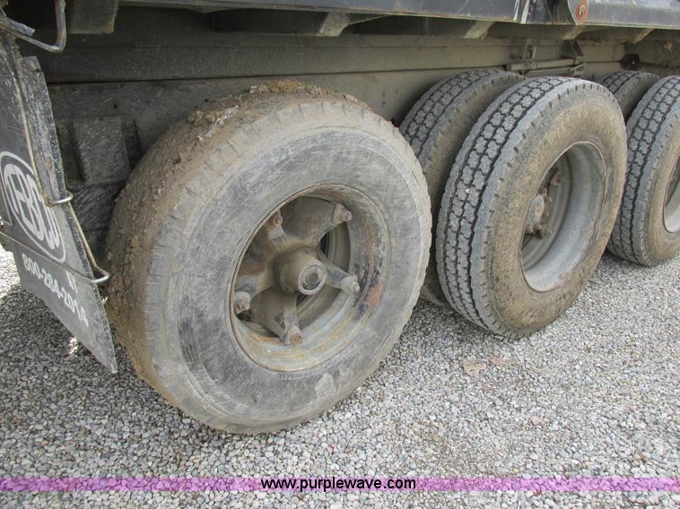 image for item BS9903 1995 Ford LT9000 dump truck