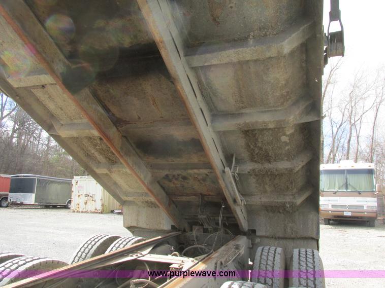 image for item BS9903 1995 Ford LT9000 dump truck