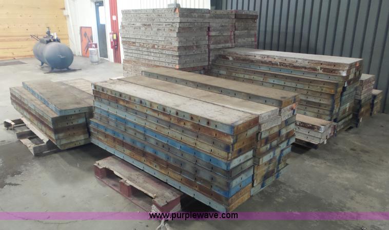 image for item E1498 Assorted concrete forms