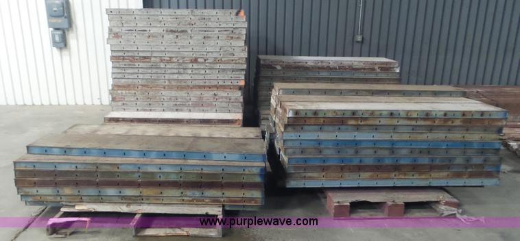 image for item E1498 Assorted concrete forms