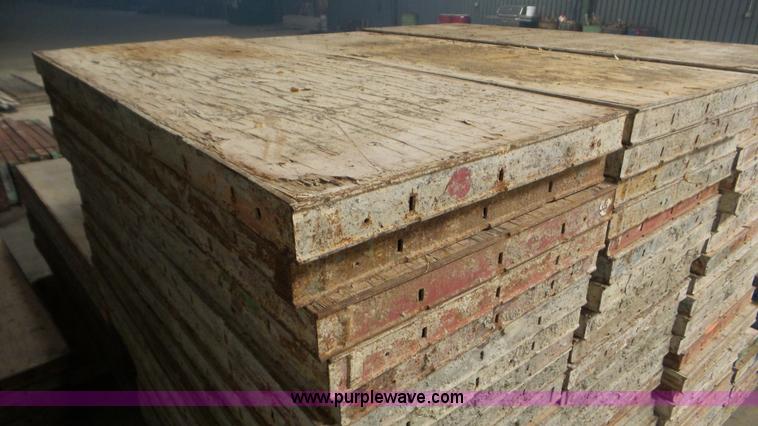 image for item E1498 Assorted concrete forms