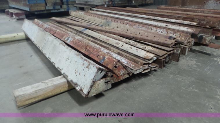 image for item E1498 Assorted concrete forms