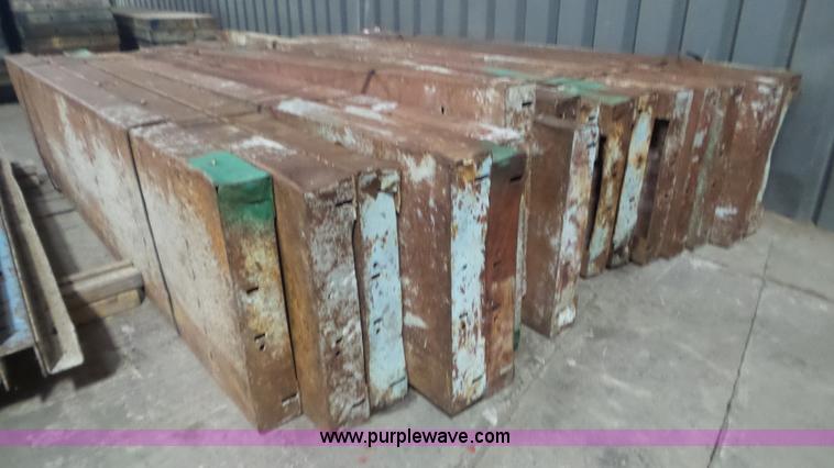 image for item E1498 Assorted concrete forms