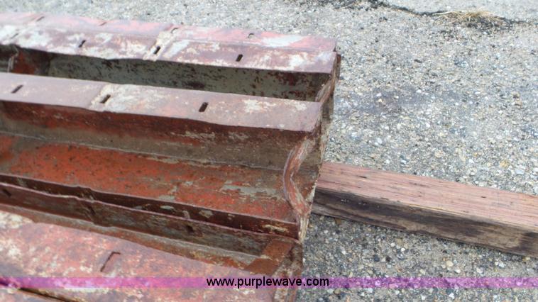 image for item E1498 Assorted concrete forms