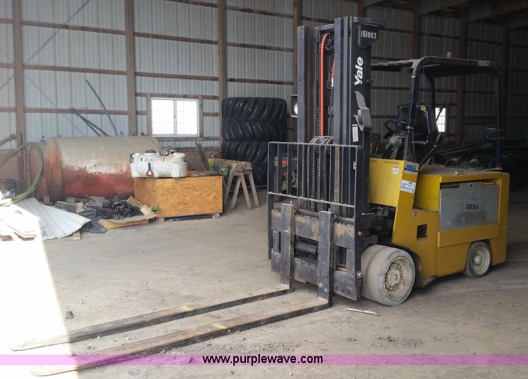 image for item H2588 Yale Electric forklift