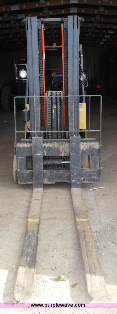 image for item H2588 Yale Electric forklift