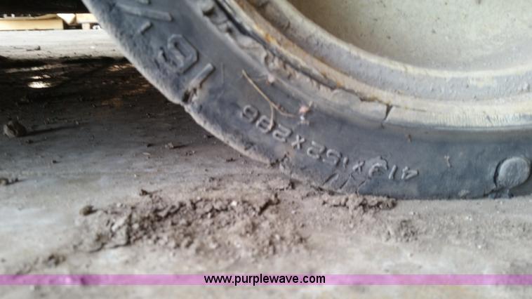 image for item H2588 Yale Electric forklift