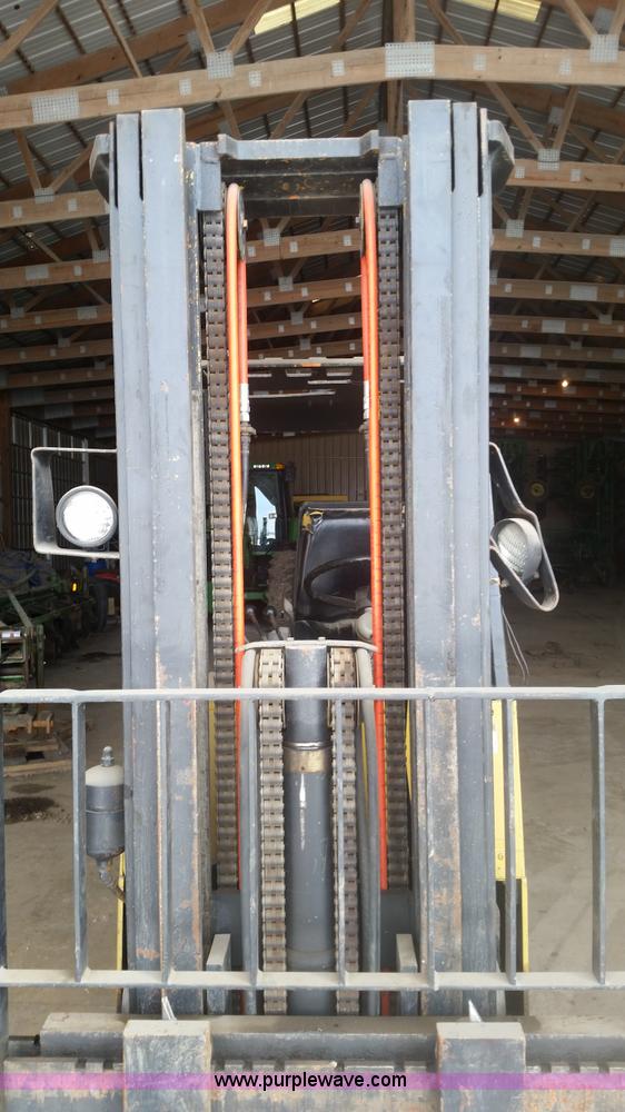 image for item H2588 Yale Electric forklift