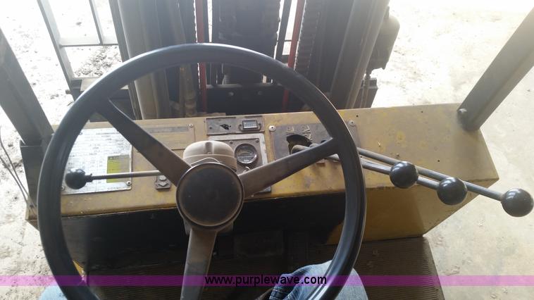 image for item H2588 Yale Electric forklift