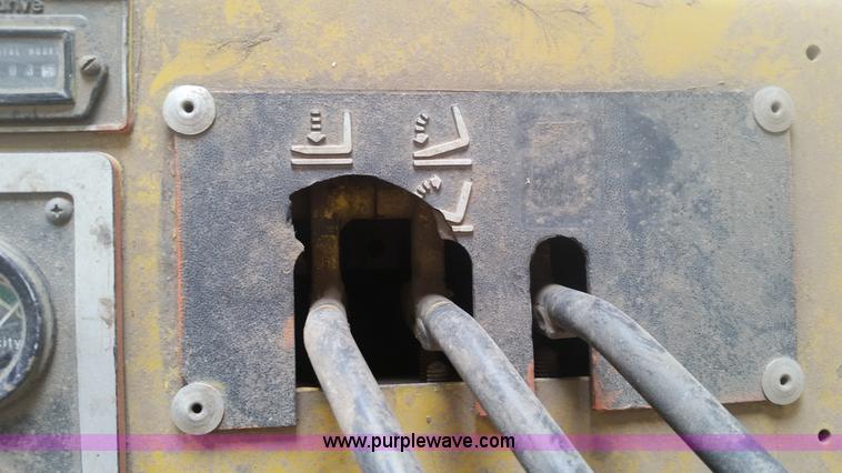 image for item H2588 Yale Electric forklift