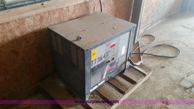 image for item H2588 Yale Electric forklift