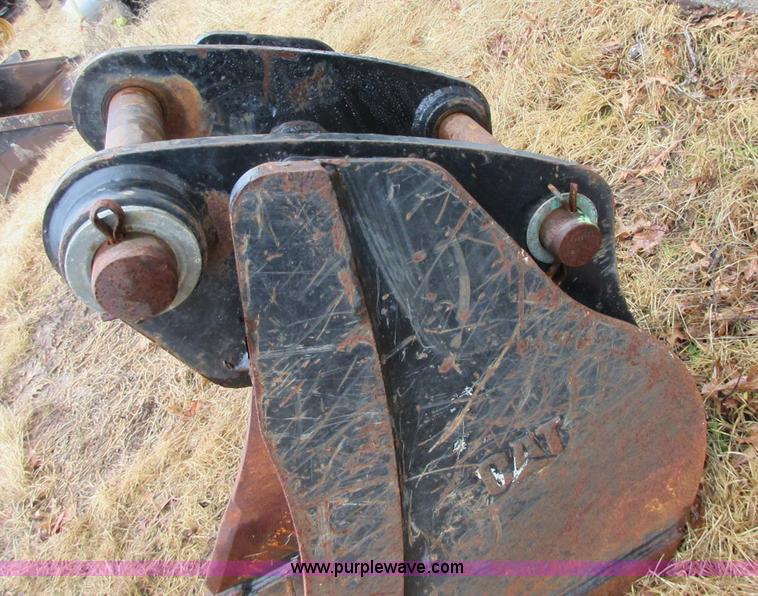 image for item I1770 Caterpillar backhoe bucket