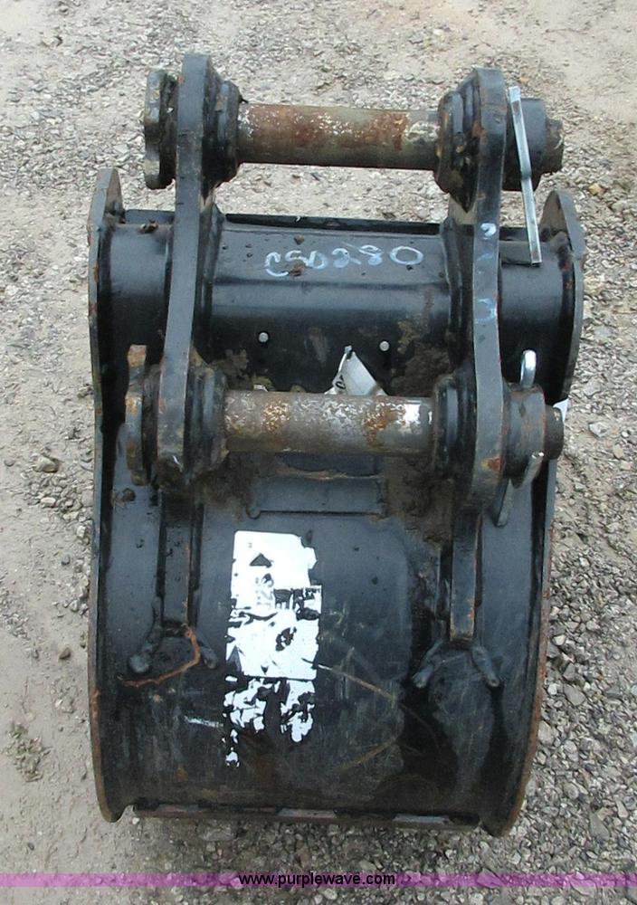 image for item I1772 Caterpillar mini excavator bucket