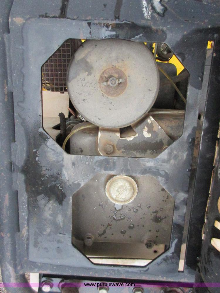 image for item I1773 1998 Wacker DPU7060RC compactor