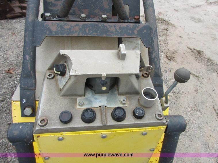 image for item I1773 1998 Wacker DPU7060RC compactor