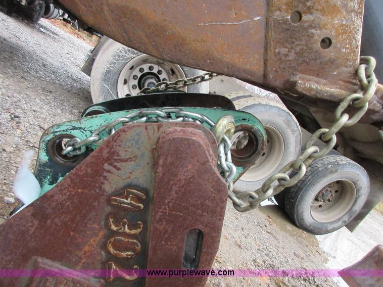 Caterpillar backhoe bucket in Claremore, OK Item I1774 sold Purple Wave