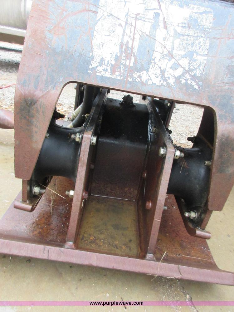 image for item I1775 Caterpillar CVP40 hydraulic compactor