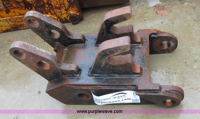 image for item I1776 Caterpillar quick attach