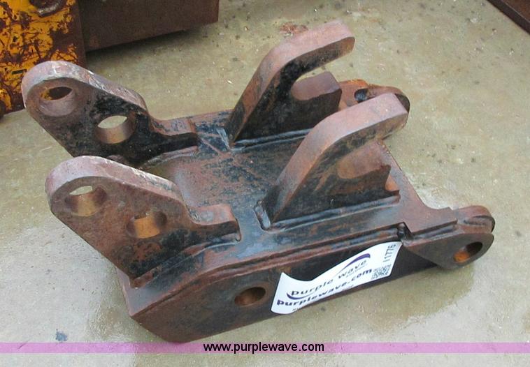 image for item I1776 Caterpillar quick attach