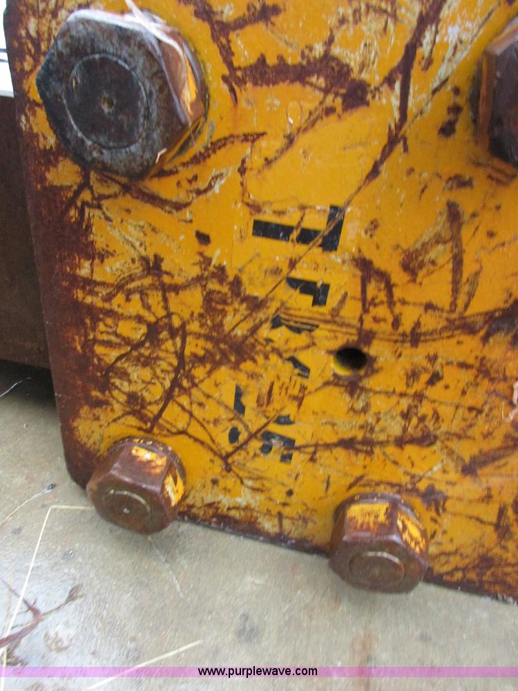 image for item I1777 Teledyne TB425 hydraulic hammer