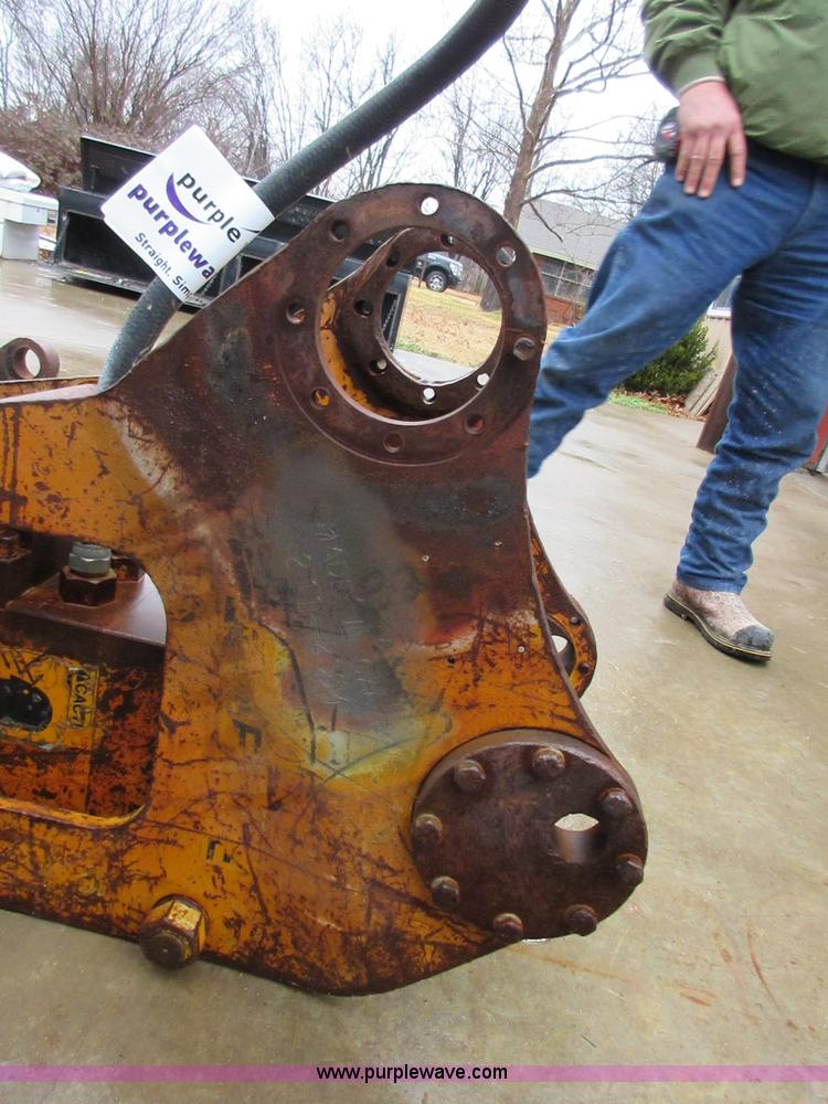 image for item I1777 Teledyne TB425 hydraulic hammer