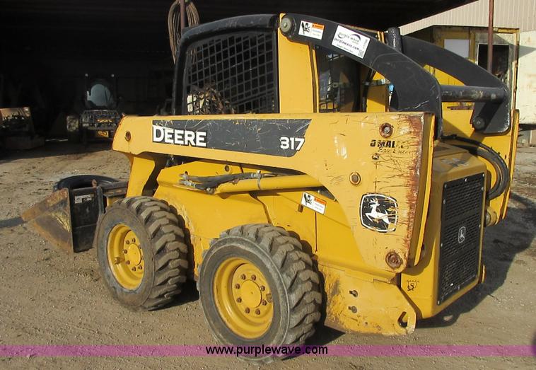 image for item I1798 2009 John Deere 317 skid steer