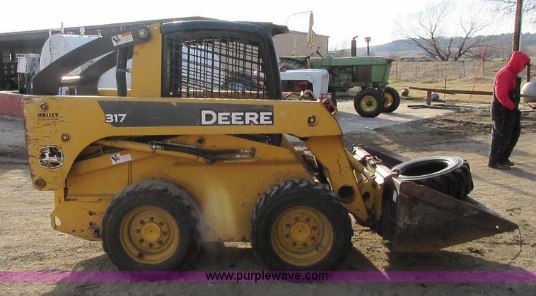 image for item I1798 2009 John Deere 317 skid steer