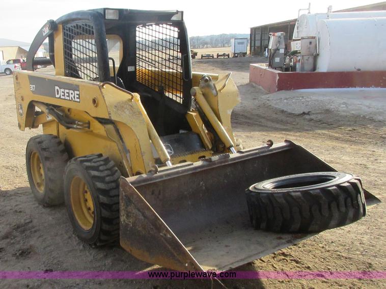 image for item I1798 2009 John Deere 317 skid steer
