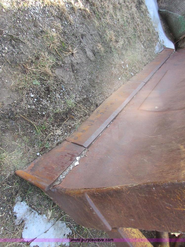 image for item I1805 1958 Caterpillar D8-14A dozer