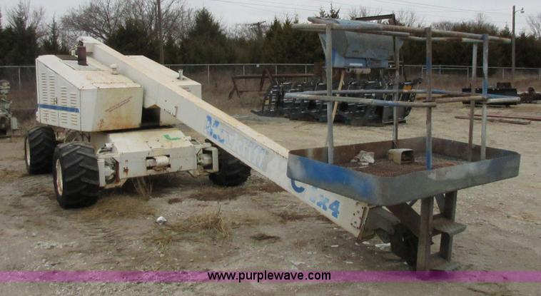 image for item I1816 Mark Lift 42L boom lift