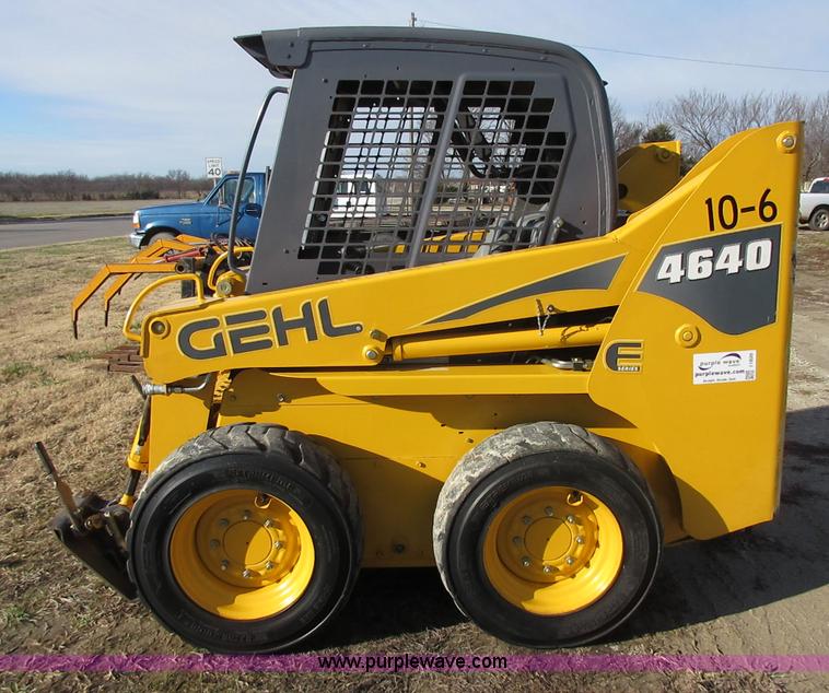 image for item I1820 2006 Gehl 4640 skid steer