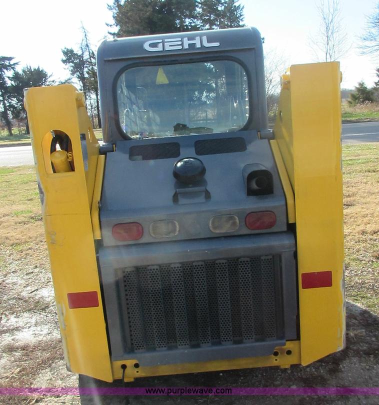 image for item I1820 2006 Gehl 4640 skid steer