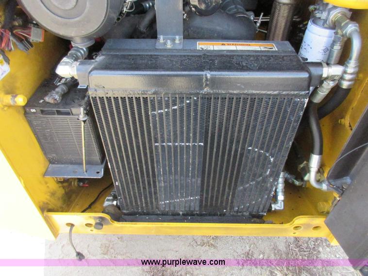 image for item I1820 2006 Gehl 4640 skid steer