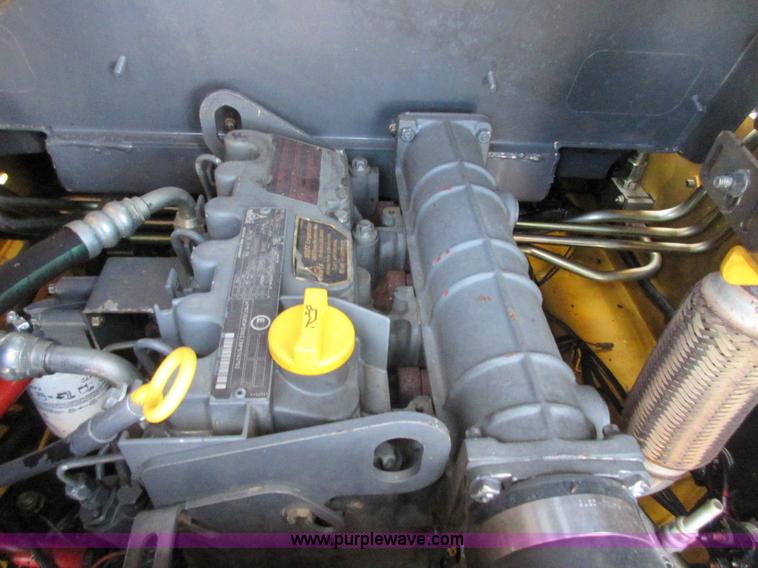 image for item I1820 2006 Gehl 4640 skid steer