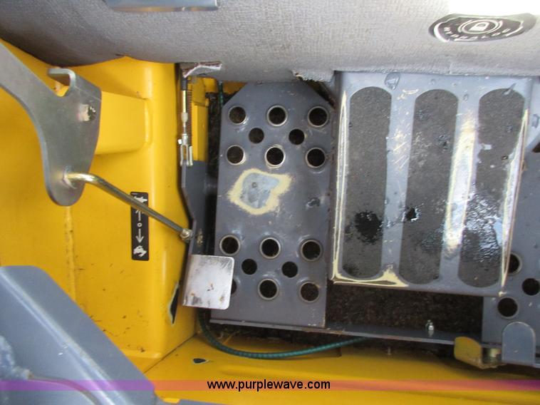 image for item I1820 2006 Gehl 4640 skid steer